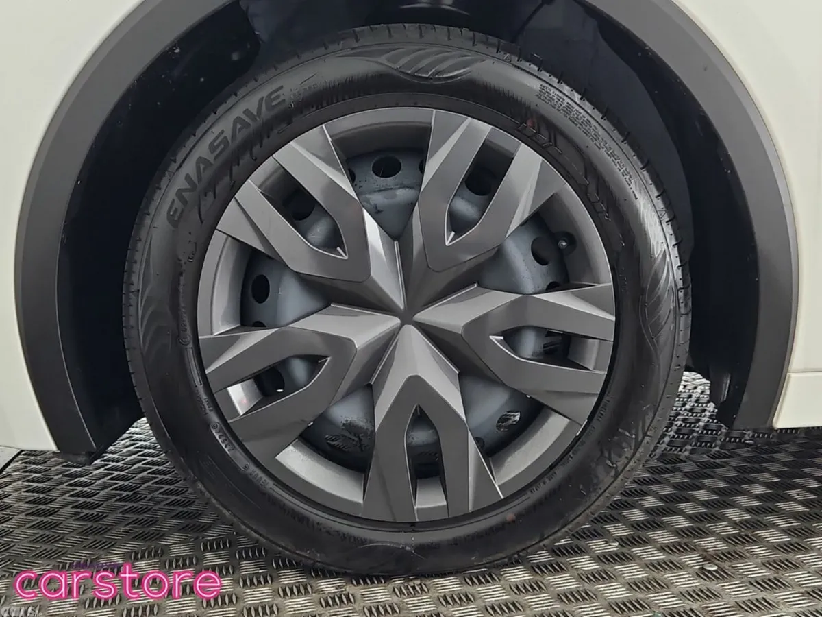 Toyota Prius Hatchback, Petrol Hybrid, 2024, White
