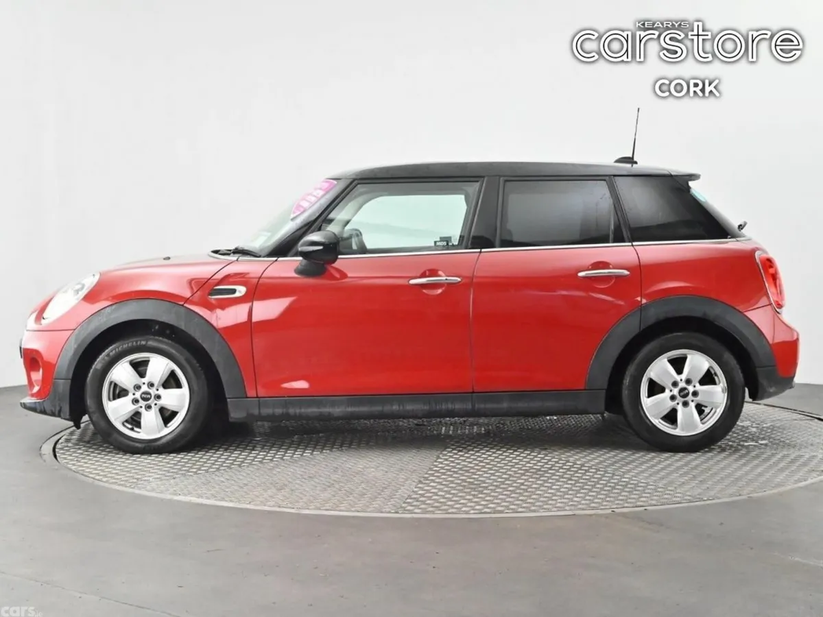 Mini Cooper Hatchback, Petrol, 2018, Red