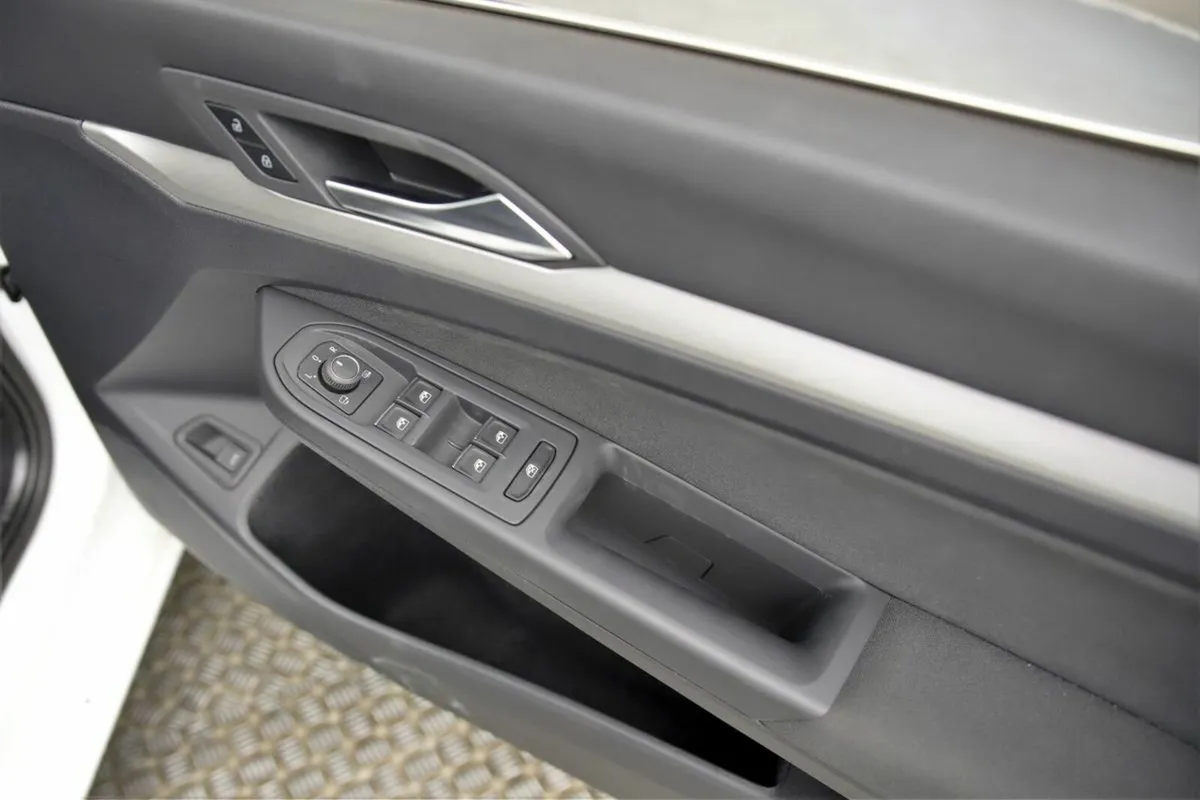 Volkswagen Golf Estate, Petrol Hybrid, 2022, White