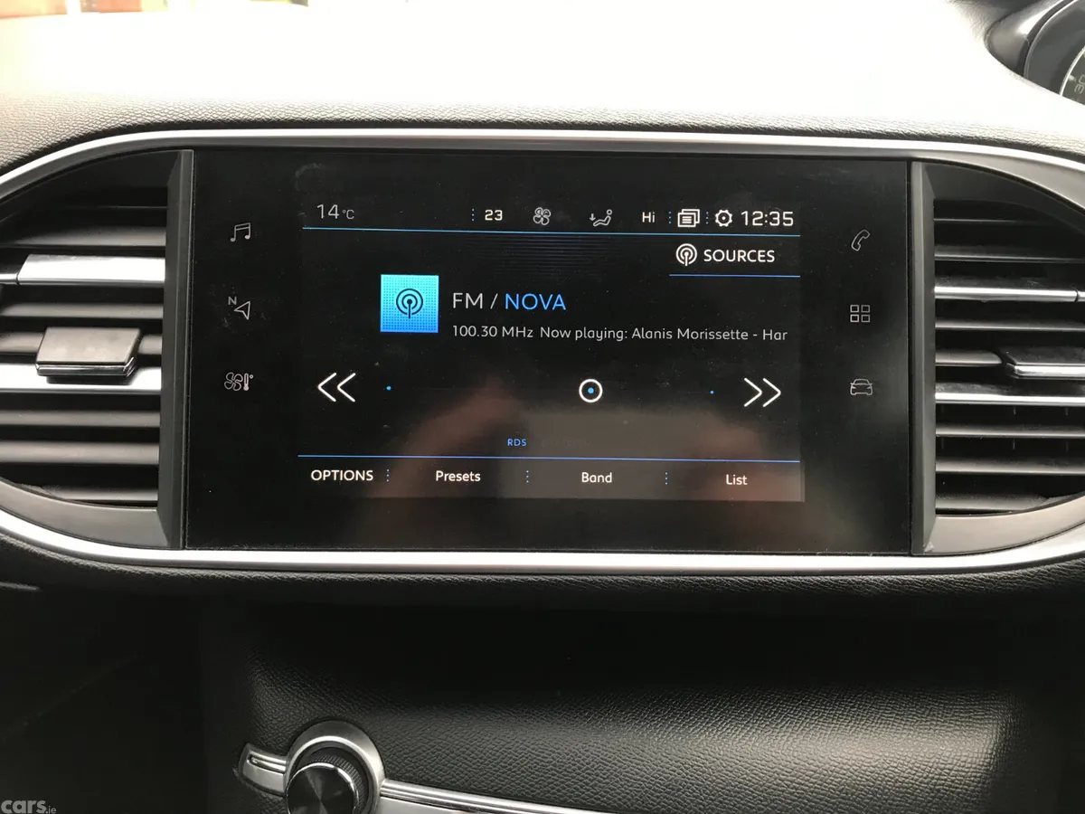 Peugeot 308 Hatchback, Petrol, 2019, Grey