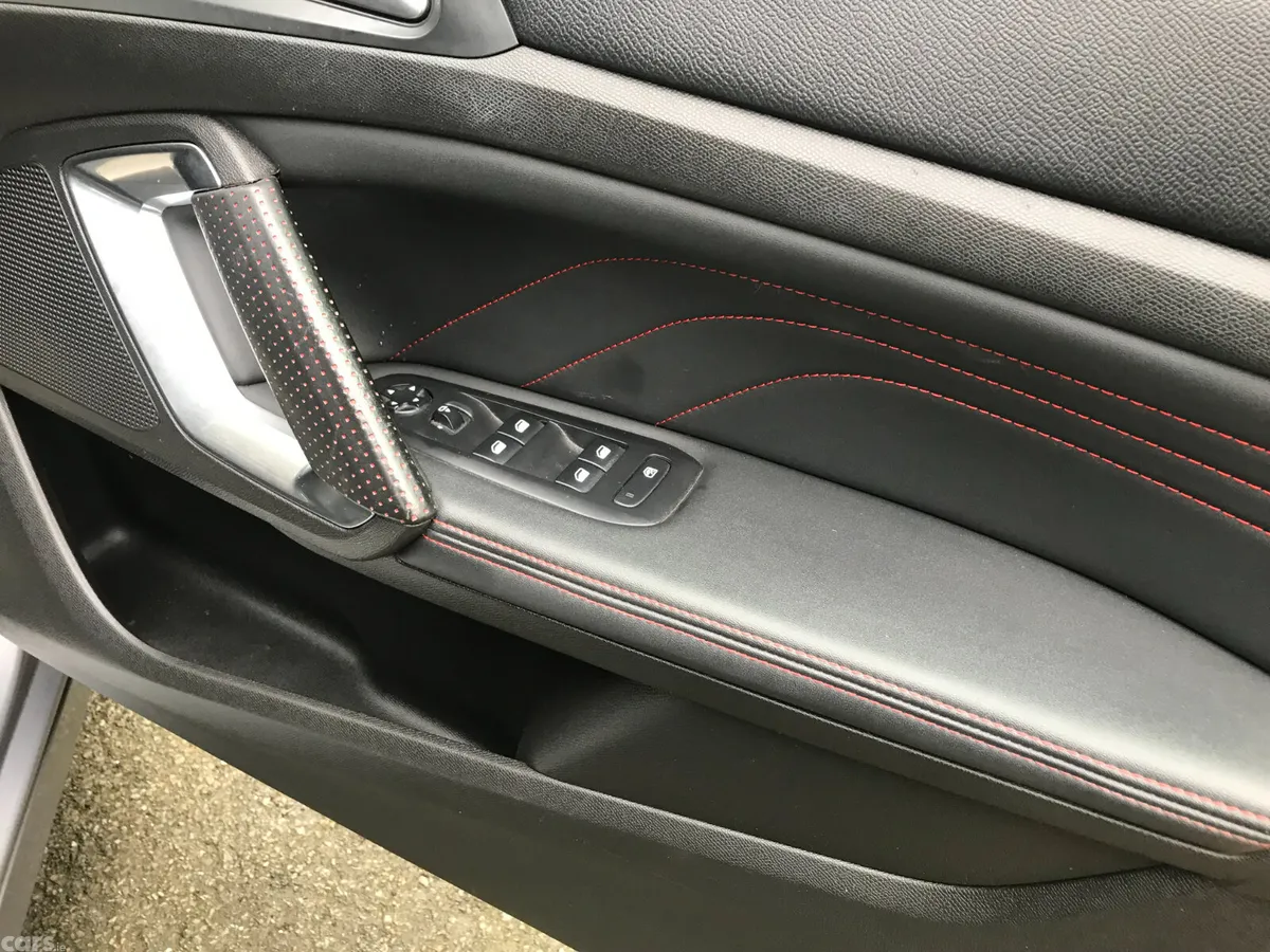Peugeot 308 Hatchback, Petrol, 2019, Grey