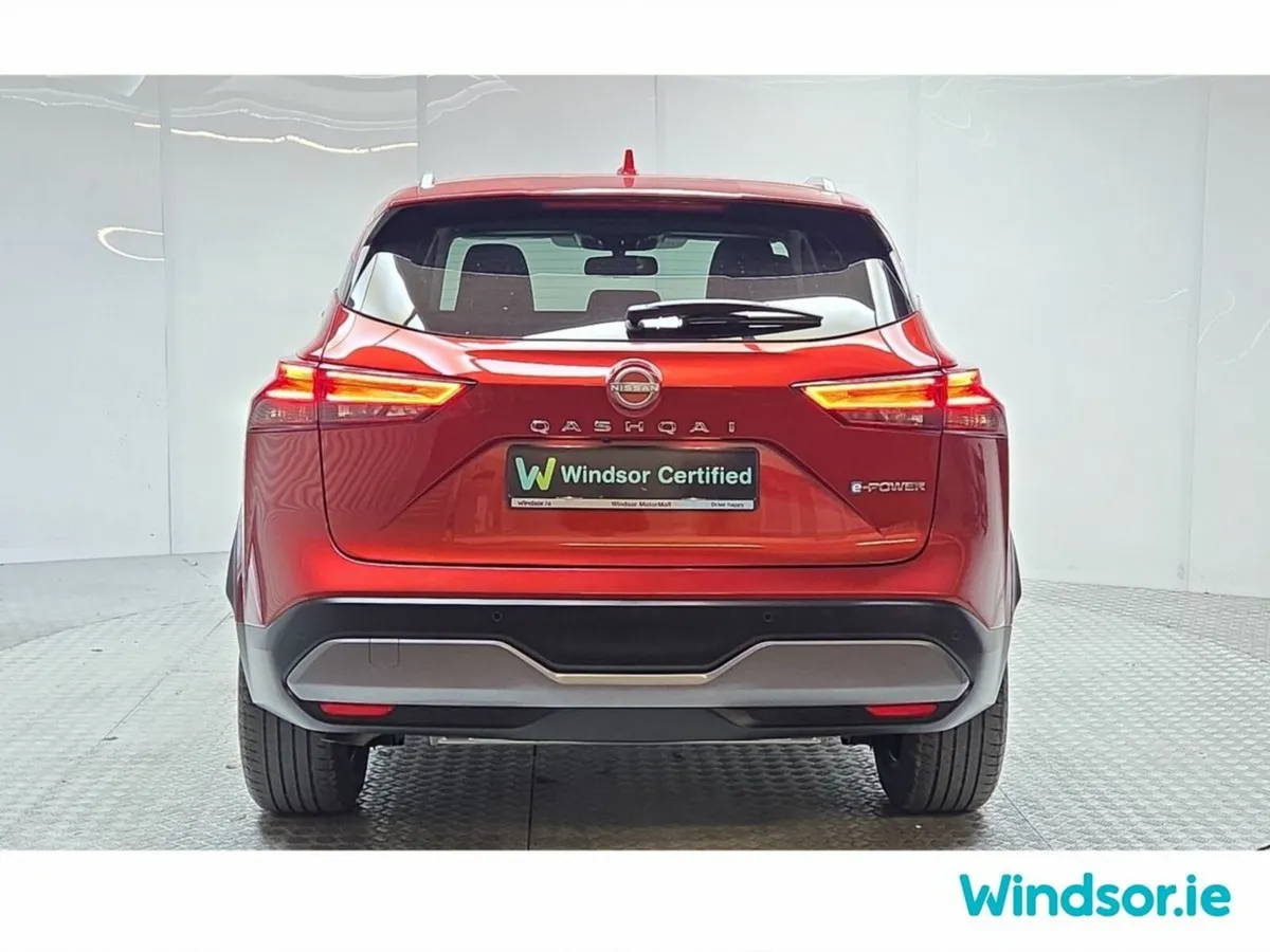 Nissan Qashqai MPV, Petrol Hybrid, 2024, Red
