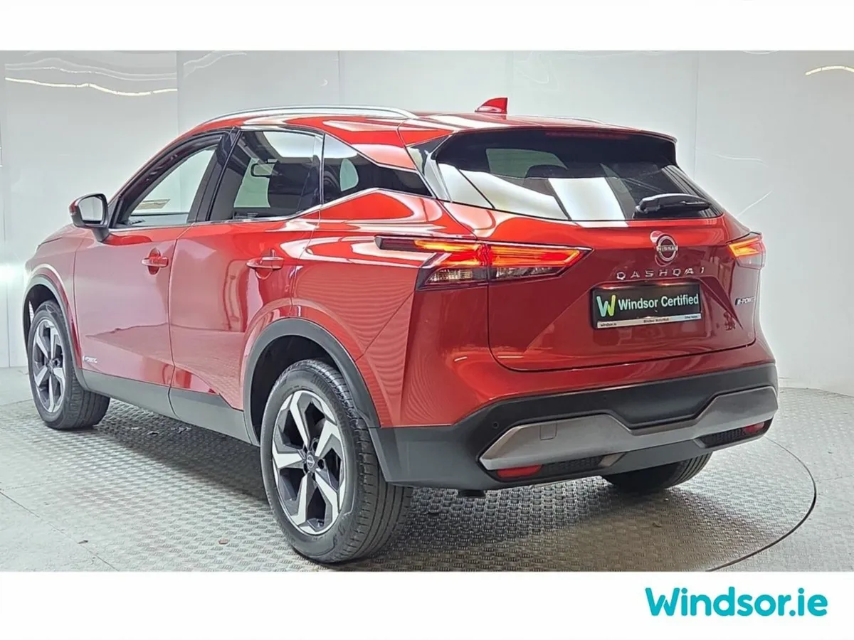 Nissan Qashqai MPV, Petrol Hybrid, 2024, Red