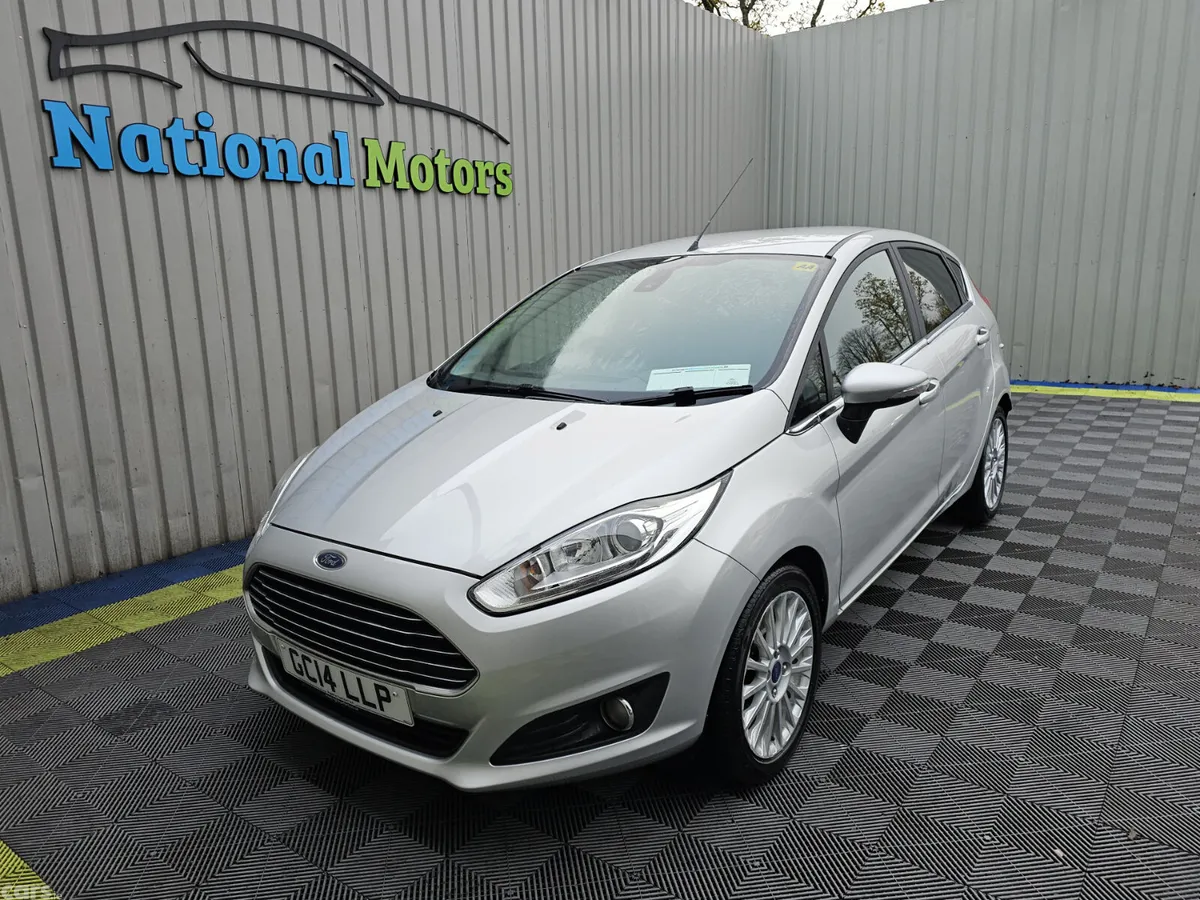 Ford Fiesta Hatchback, Petrol, 2014, Silver