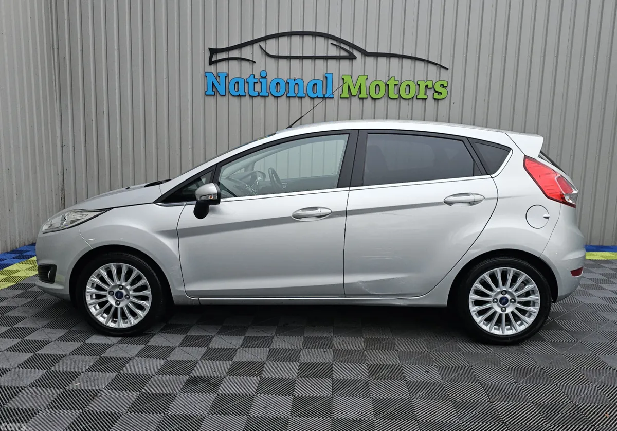 Ford Fiesta Hatchback, Petrol, 2014, Silver