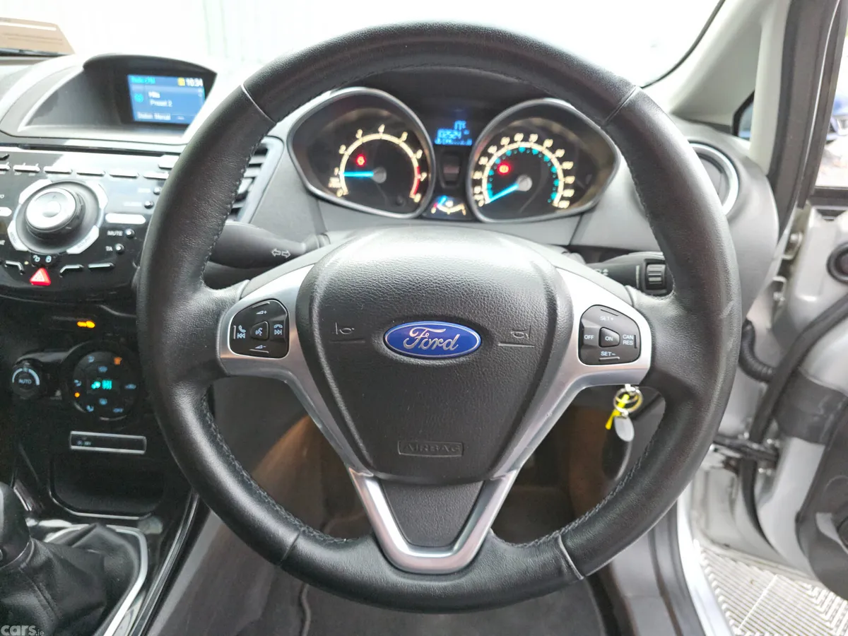 Ford Fiesta Hatchback, Petrol, 2014, Silver