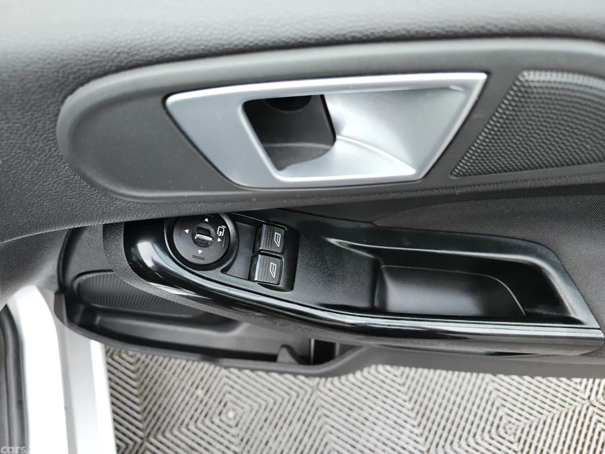 Ford Fiesta Hatchback, Petrol, 2014, Silver