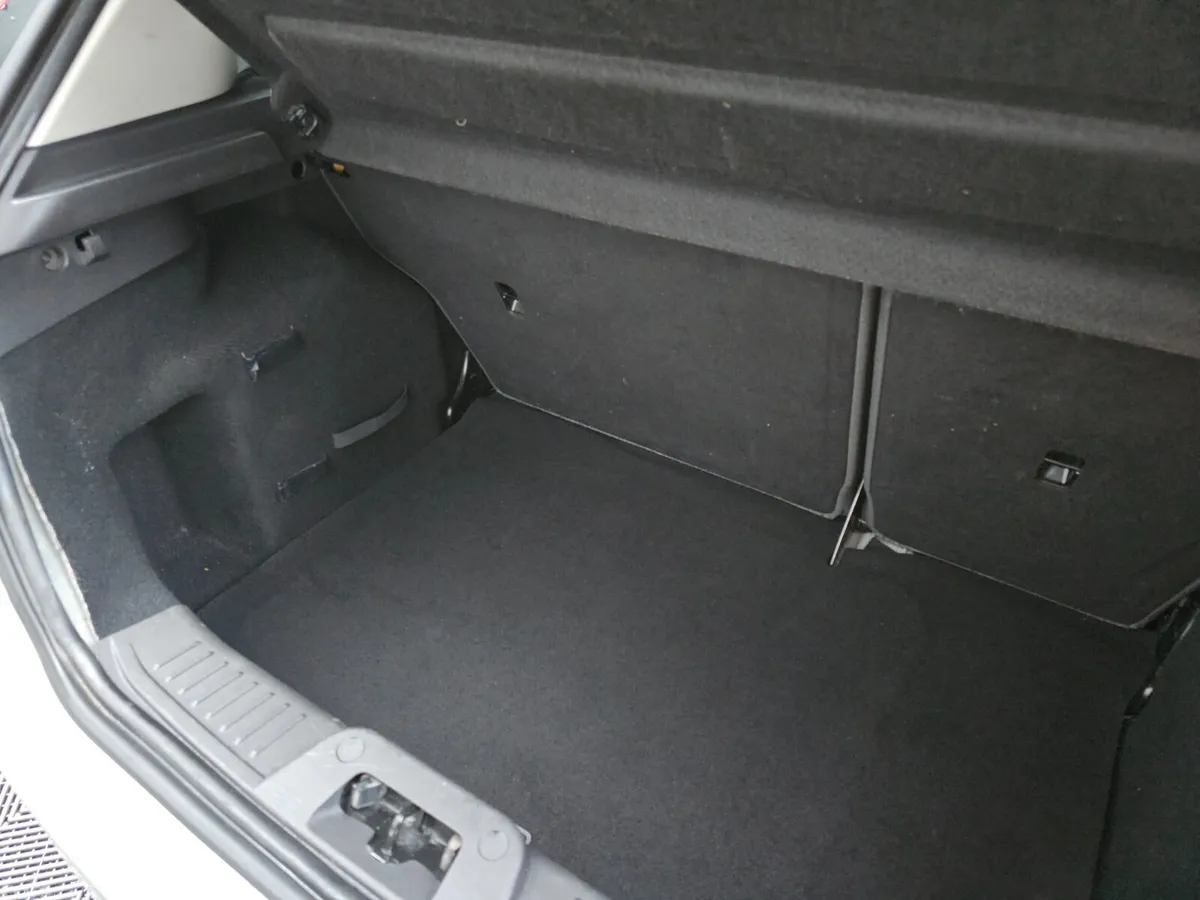 Ford Fiesta Hatchback, Petrol, 2014, Silver