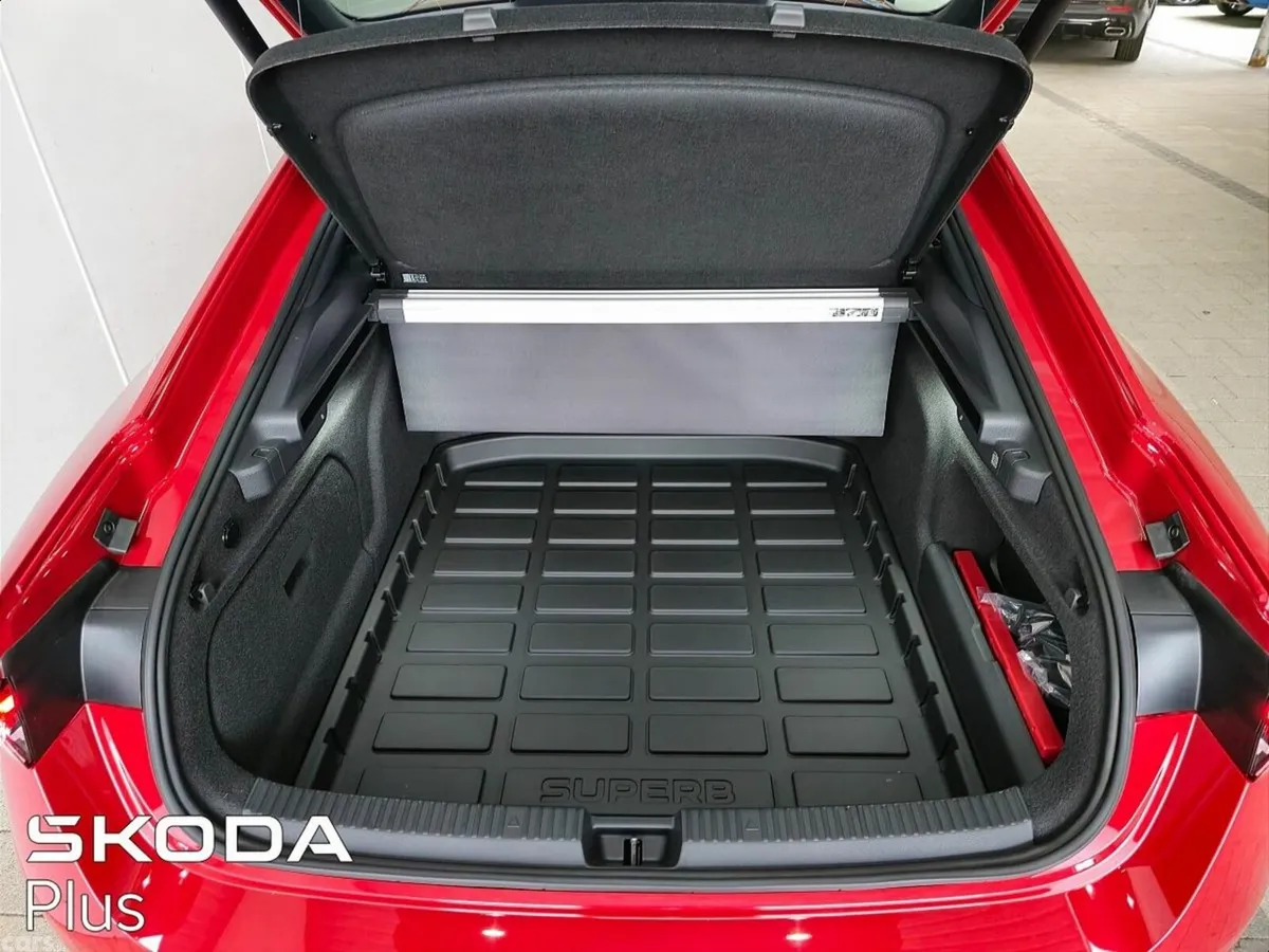 Skoda Superb Saloon, Diesel, 2027, Red