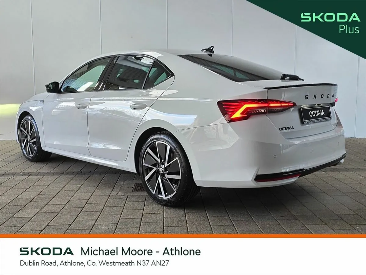 Skoda Octavia Saloon, Diesel, 2027, White