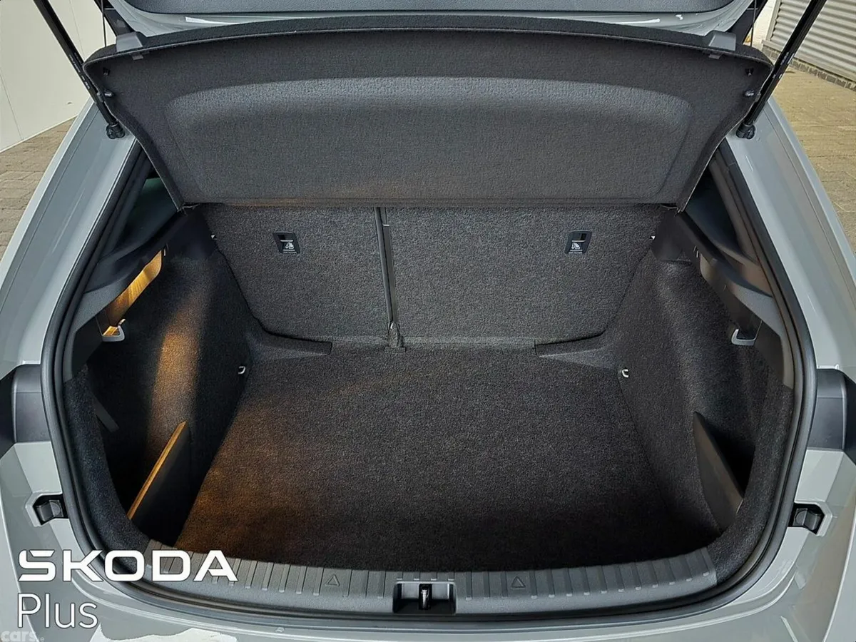 Skoda Scala Hatchback, Petrol, 2027, Grey