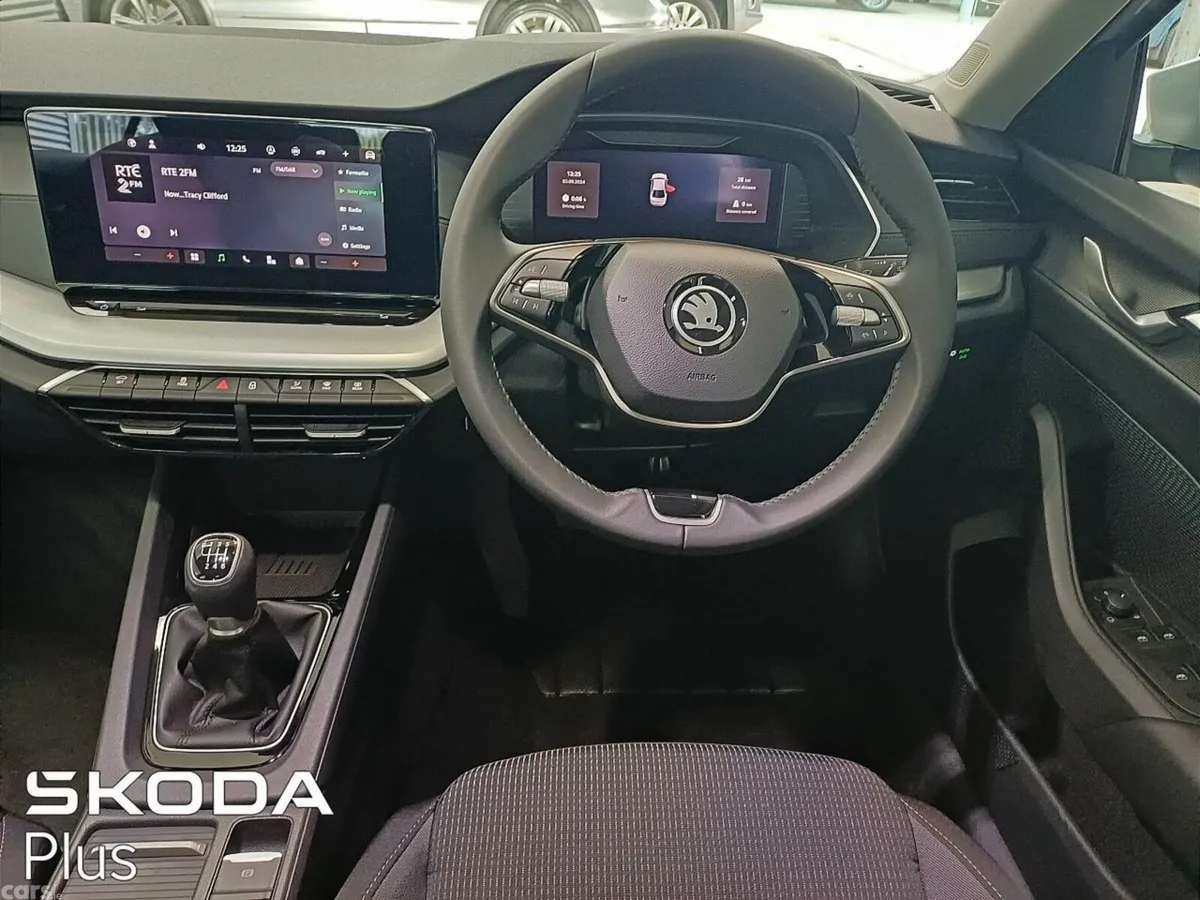 Skoda Octavia Saloon, Diesel, 2027, Silver
