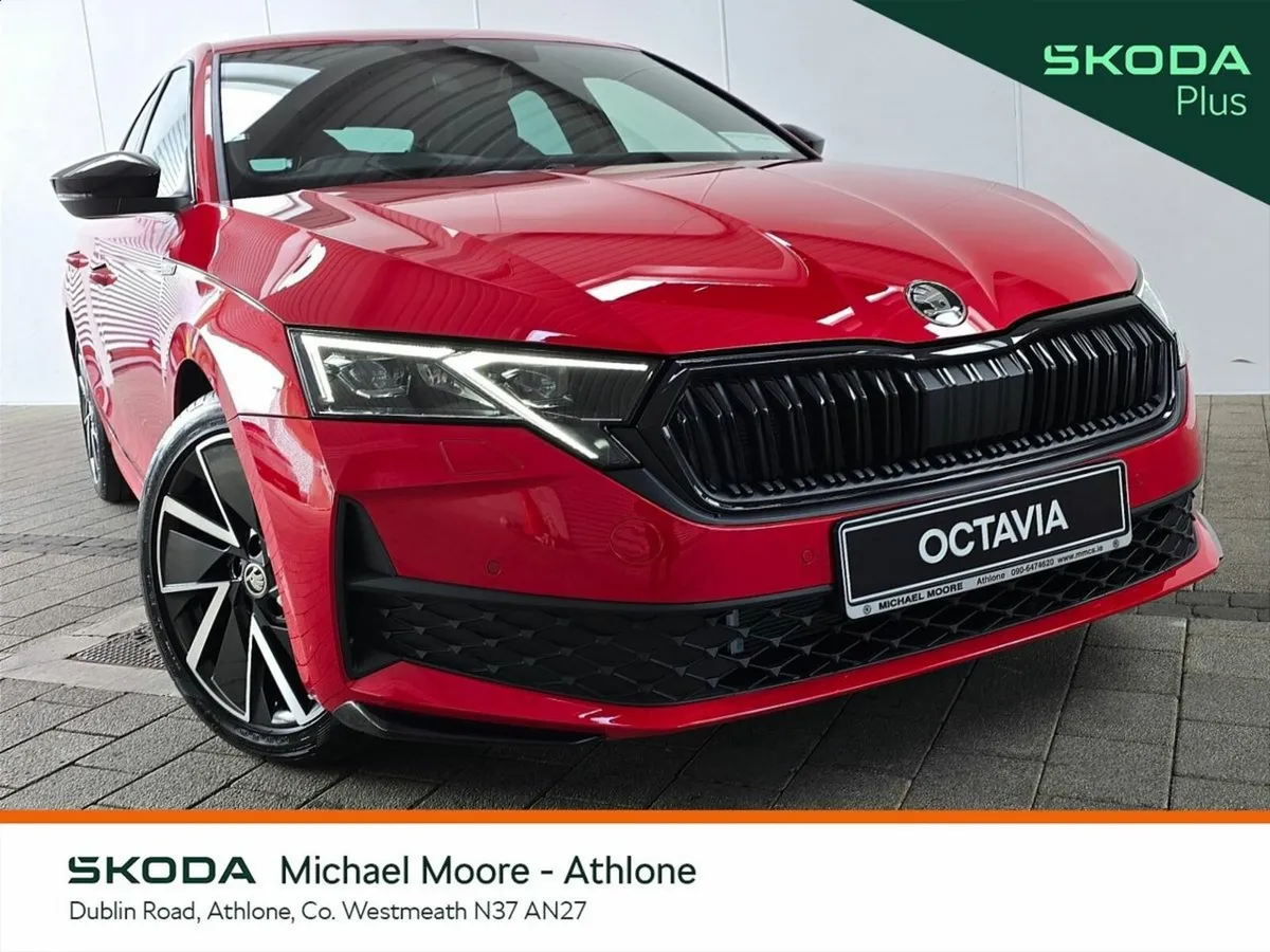 Skoda Octavia Saloon, Diesel, 2027, Red