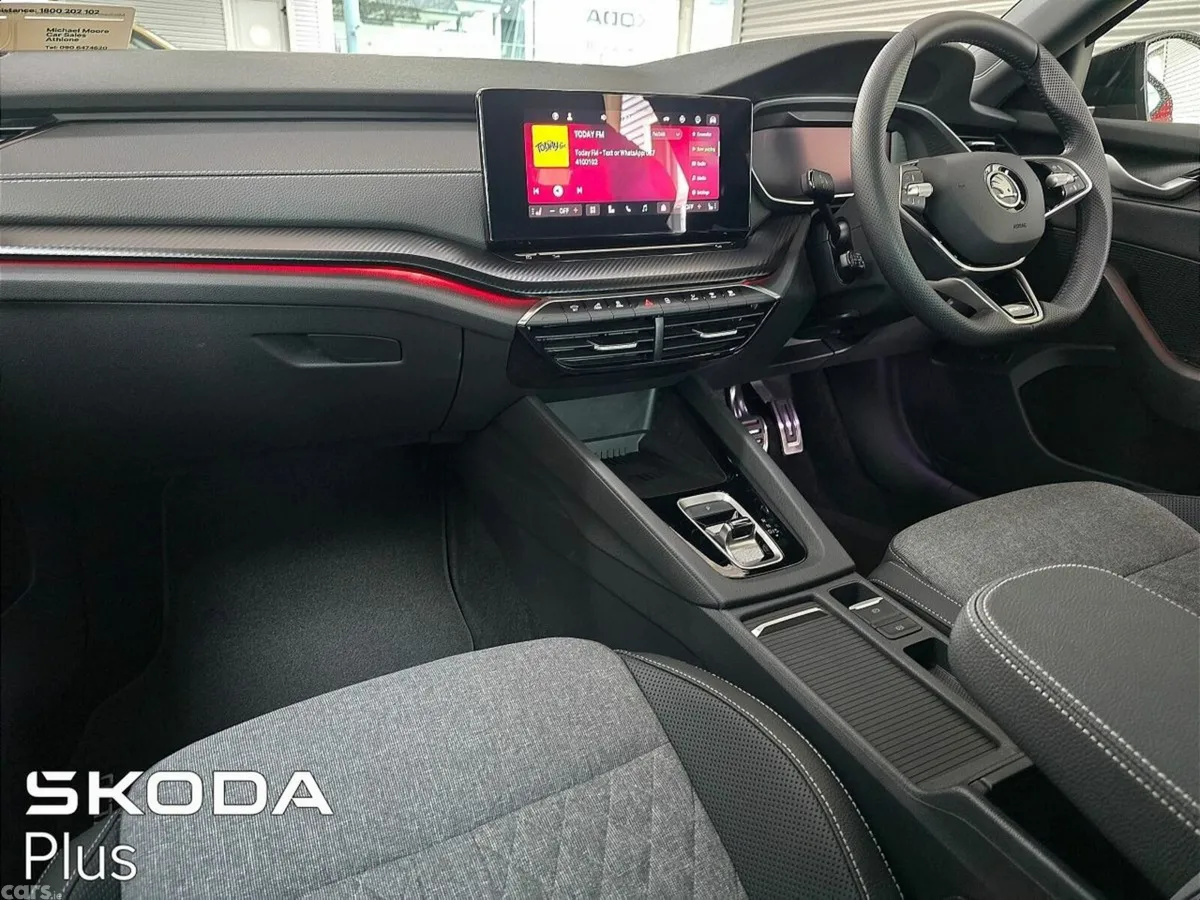 Skoda Octavia Saloon, Diesel, 2027, Red
