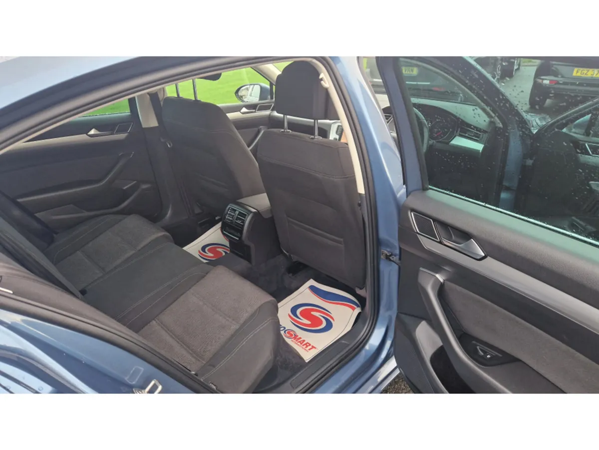 Volkswagen Passat Saloon, Diesel, 2017, Blue