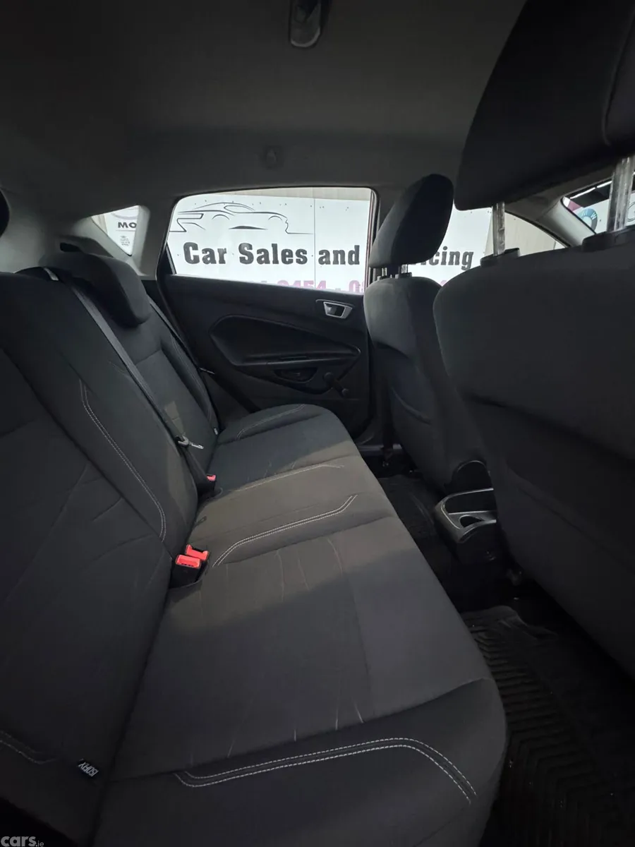 Ford Fiesta Hatchback, Petrol, 2013, Gold