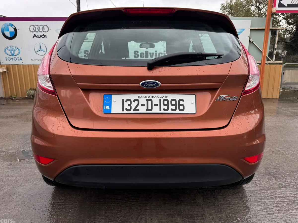 Ford Fiesta Hatchback, Petrol, 2013, Gold