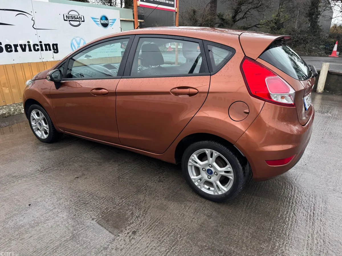 Ford Fiesta Hatchback, Petrol, 2013, Gold