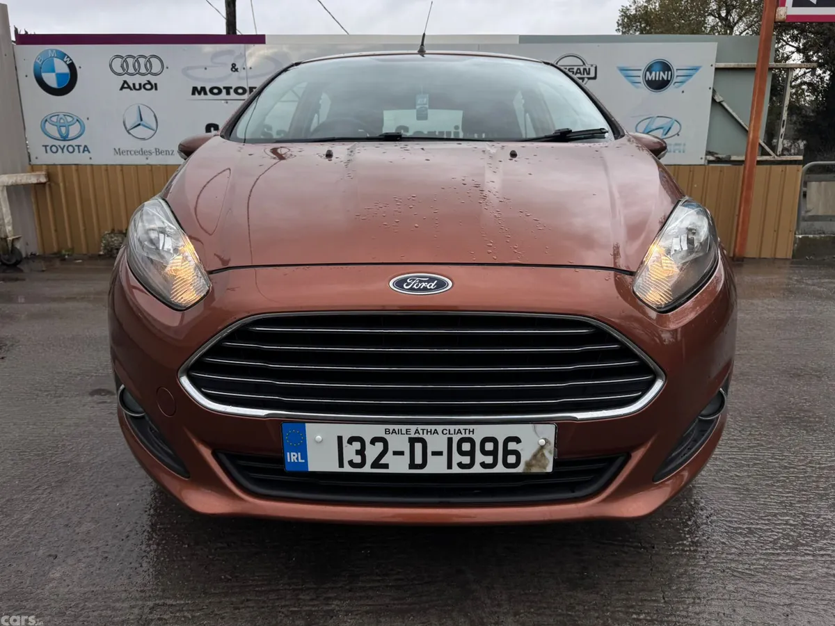 Ford Fiesta Hatchback, Petrol, 2013, Gold