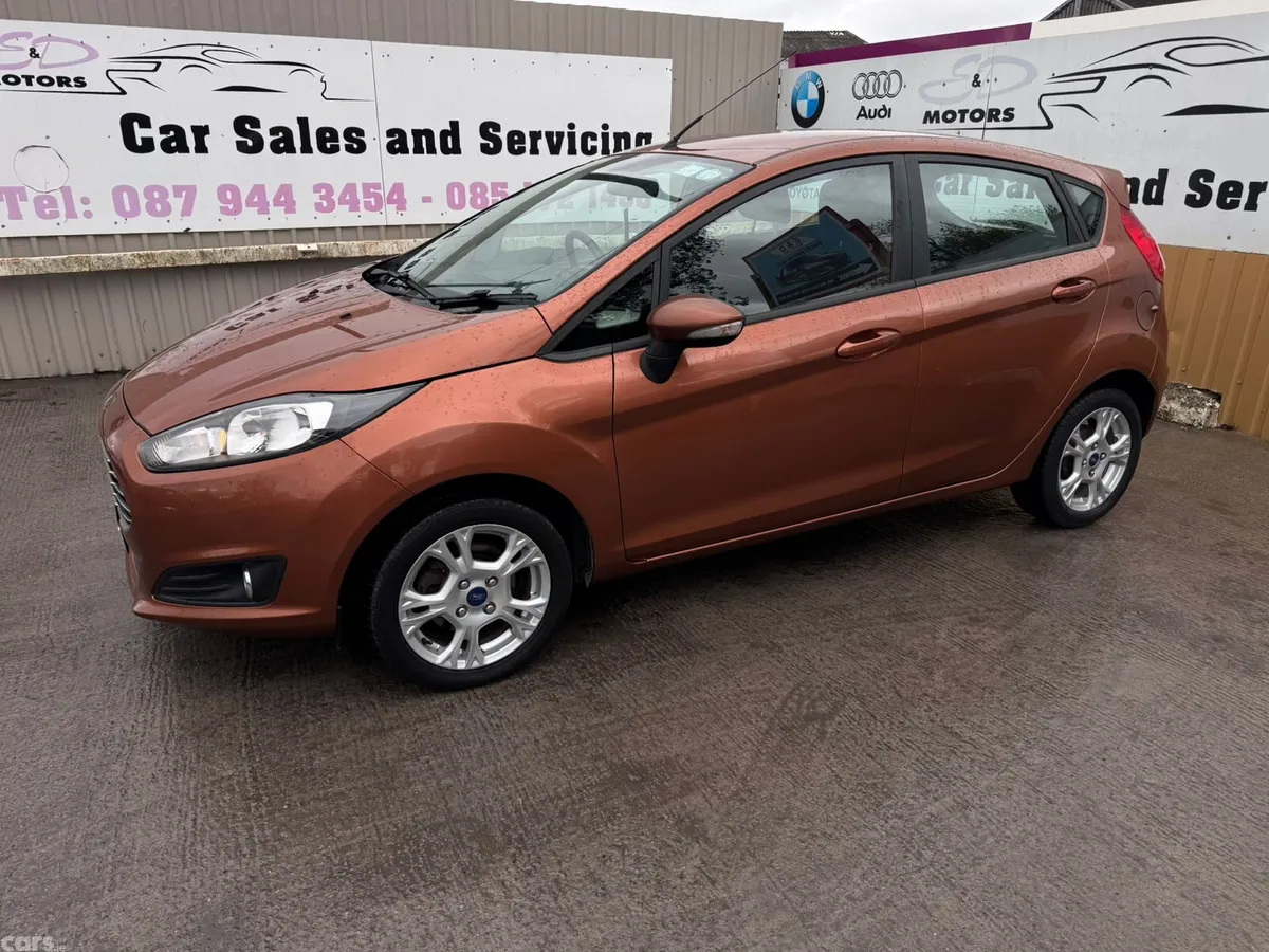 Ford Fiesta Hatchback, Petrol, 2013, Gold
