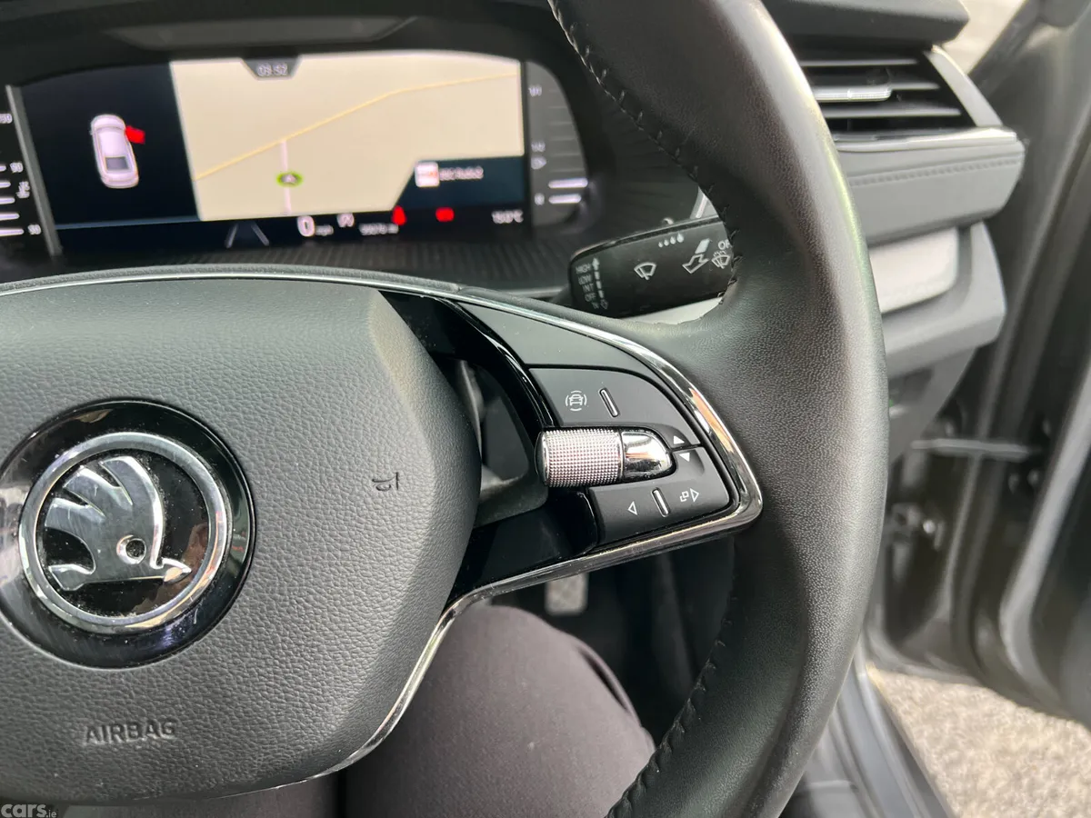 Skoda Octavia Hatchback, Diesel, 2022, Grey