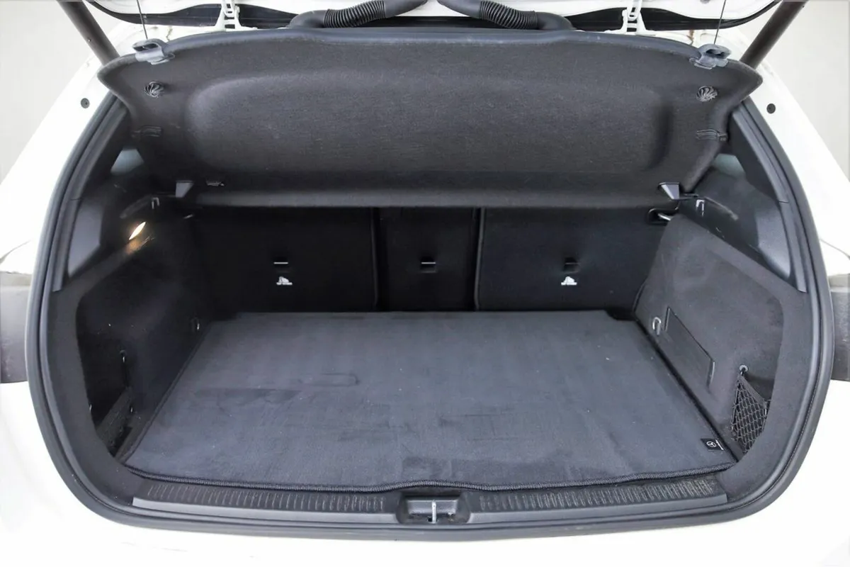Mercedes-Benz B-Class MPV, Petrol, 2019, White