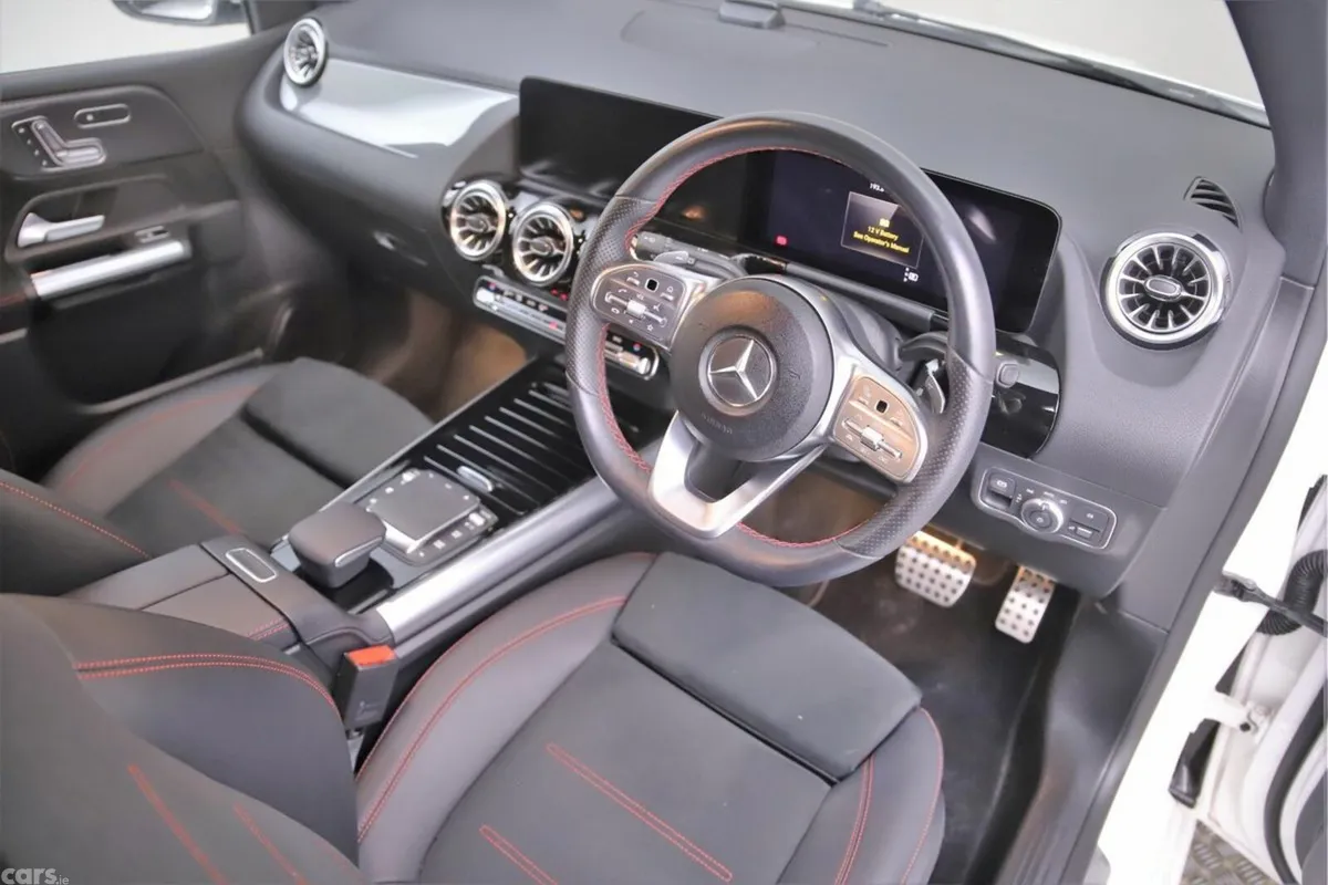Mercedes-Benz B-Class MPV, Petrol, 2022, White