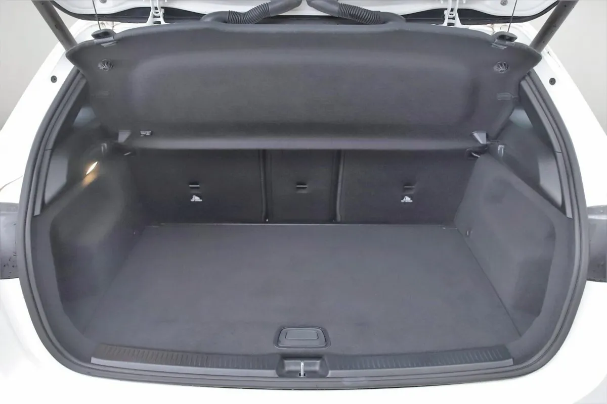 Mercedes-Benz B-Class MPV, Petrol, 2022, White