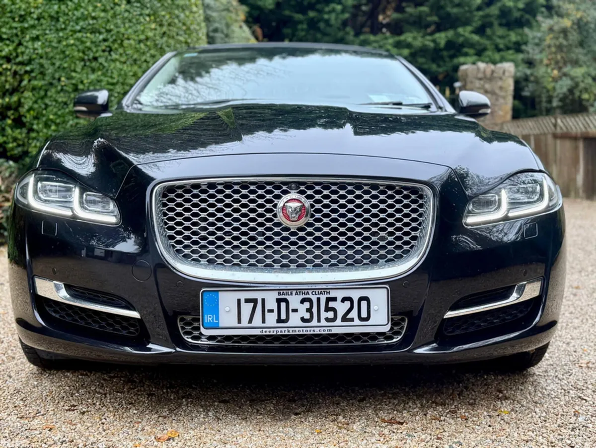 Jaguar XJ Saloon, Diesel, 2017, Black