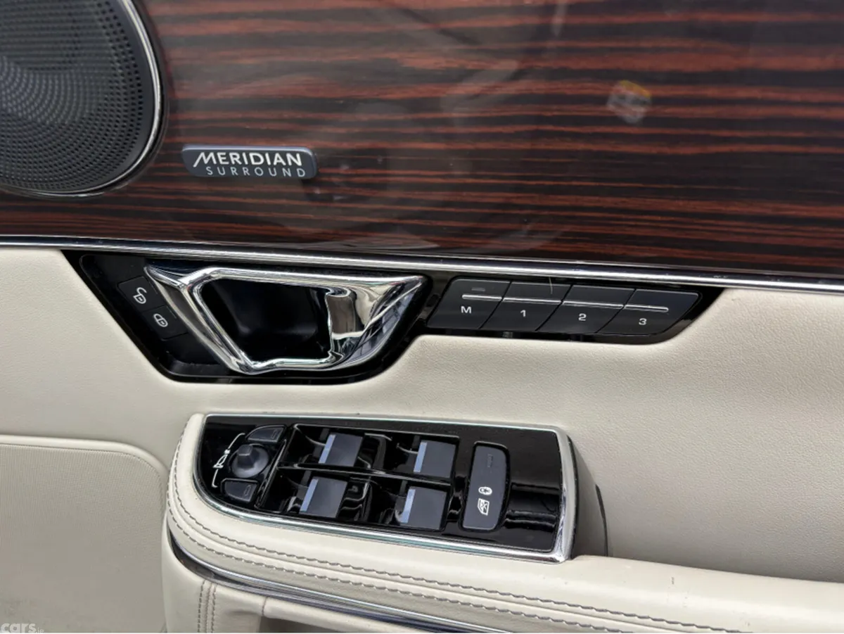 Jaguar XJ Saloon, Diesel, 2017, Black