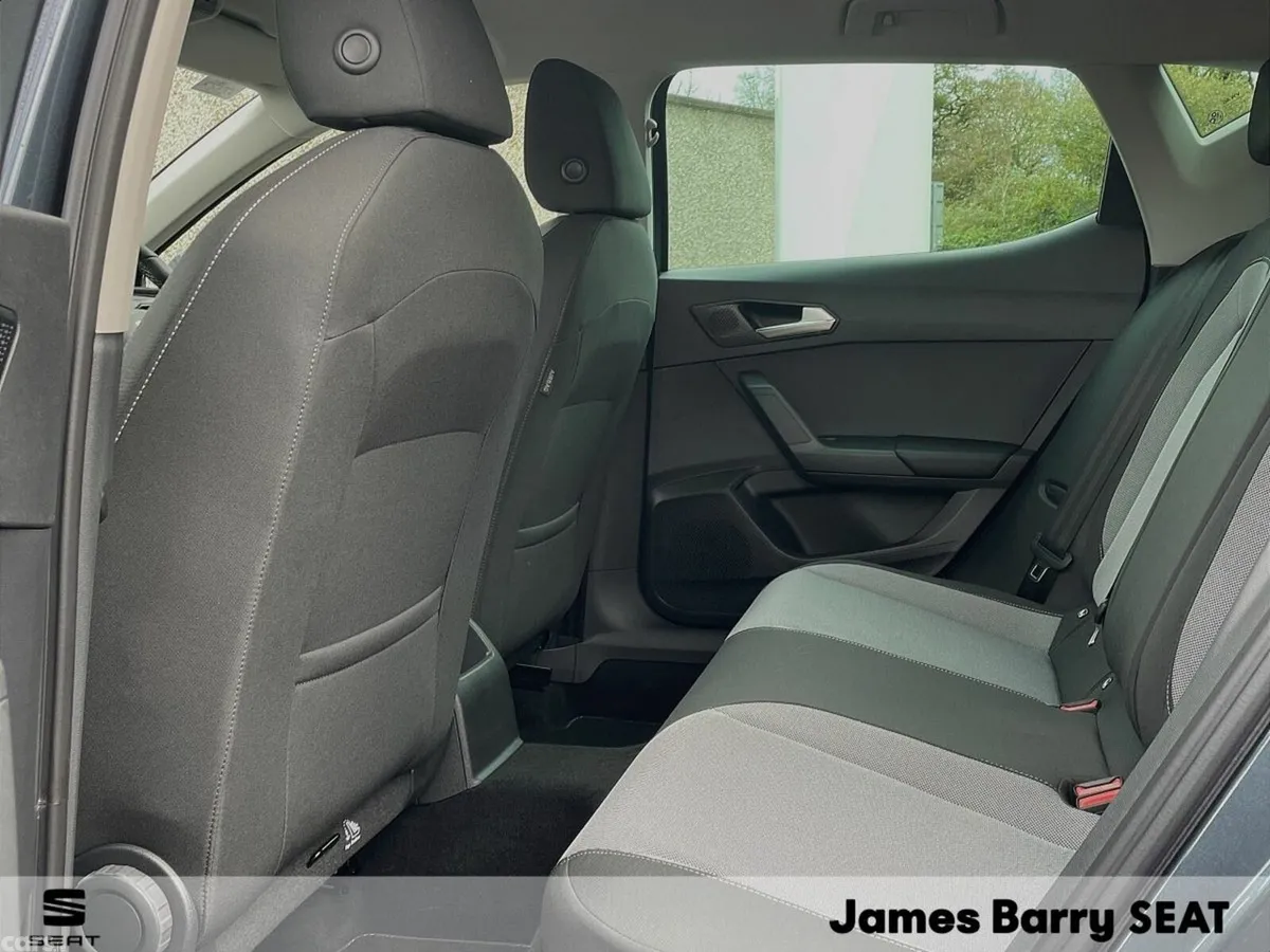 SEAT Leon Hatchback, Petrol, 2027, Grey