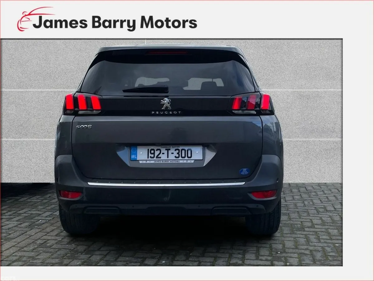 Peugeot 5008 MPV, Petrol, 2019, Grey