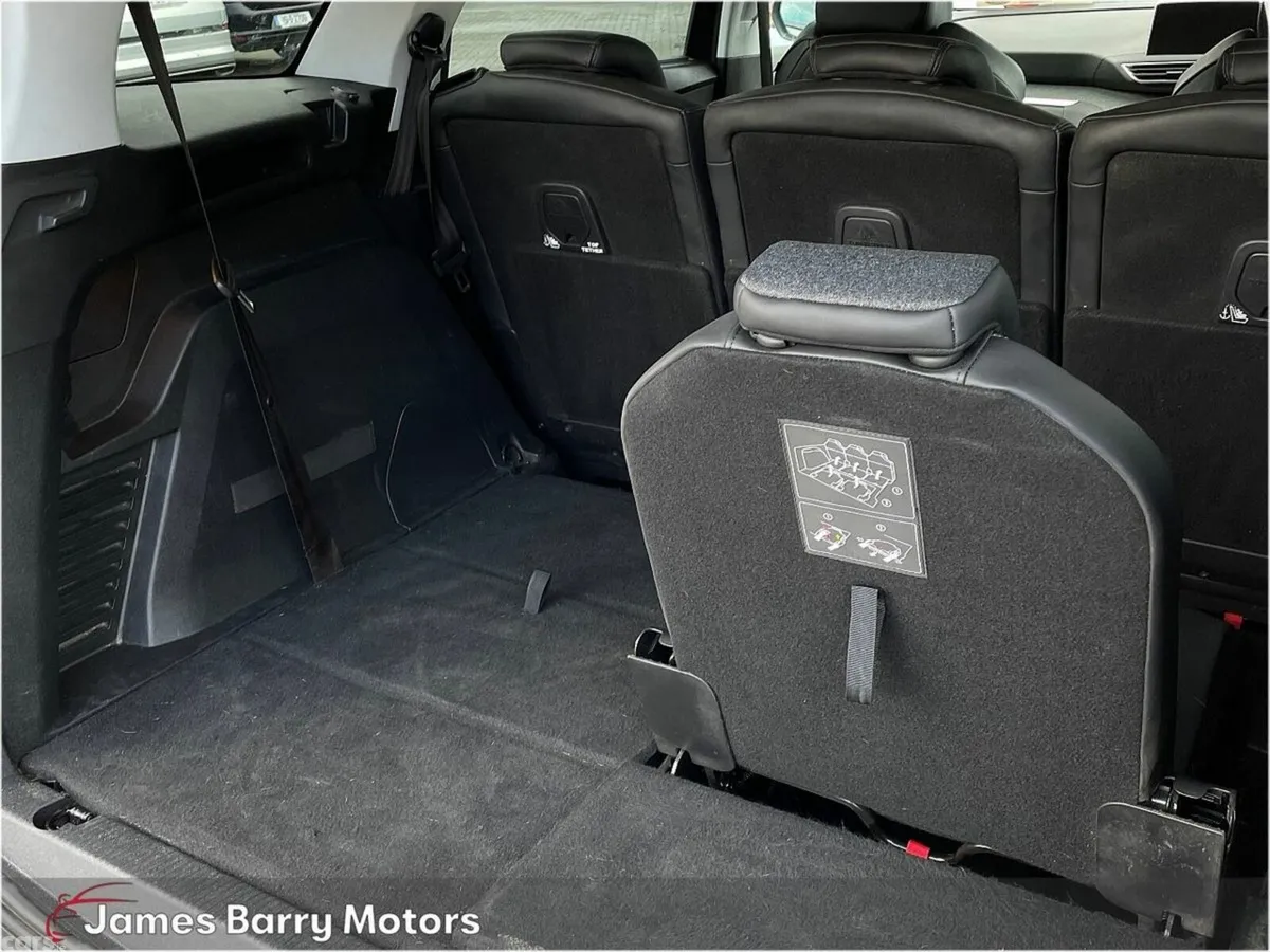 Peugeot 5008 MPV, Petrol, 2019, Grey