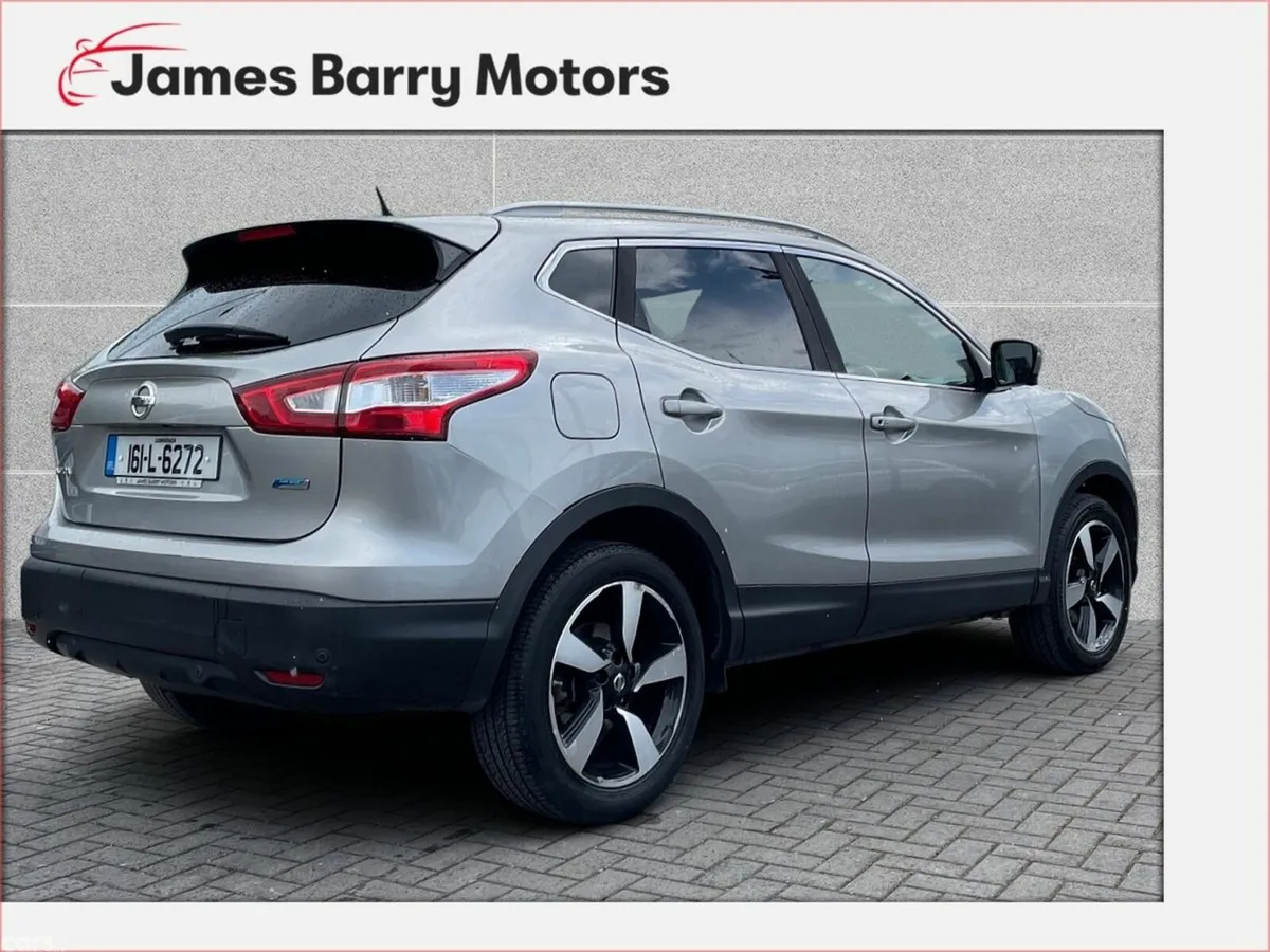 Nissan Qashqai SUV, Diesel, 2016, Silver