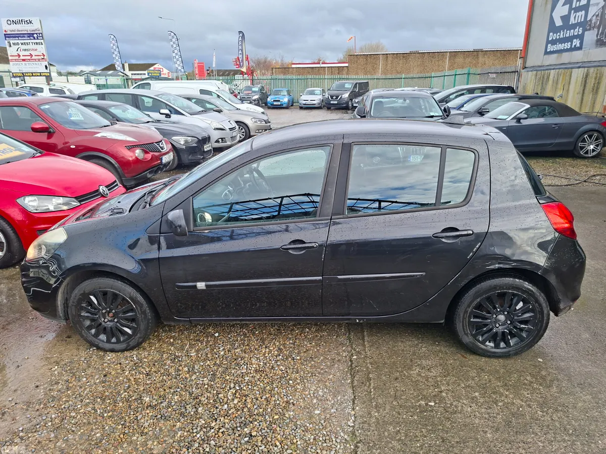 Renault Clio Hatchback, Diesel, 2010, Black