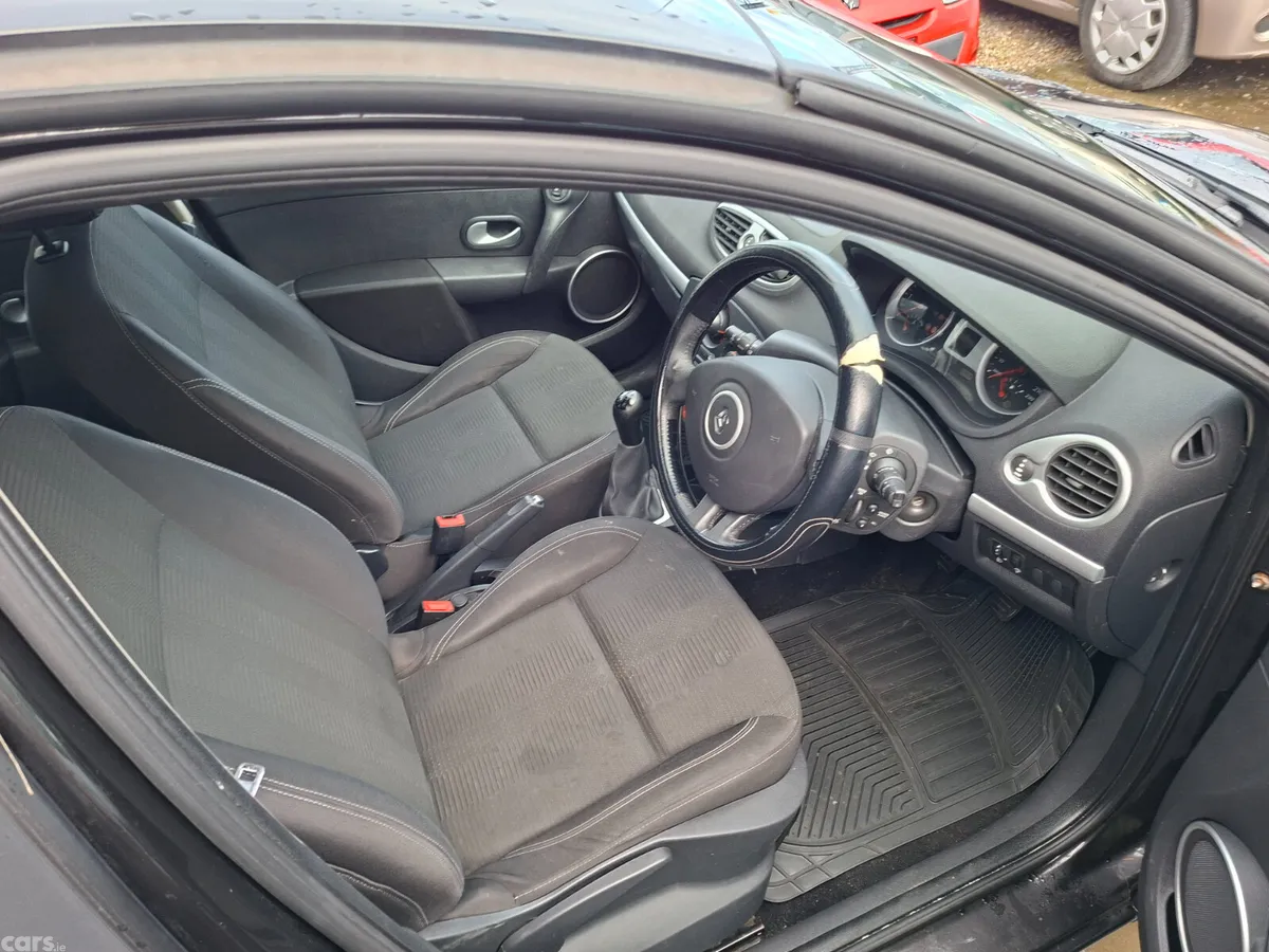 Renault Clio Hatchback, Diesel, 2010, Black