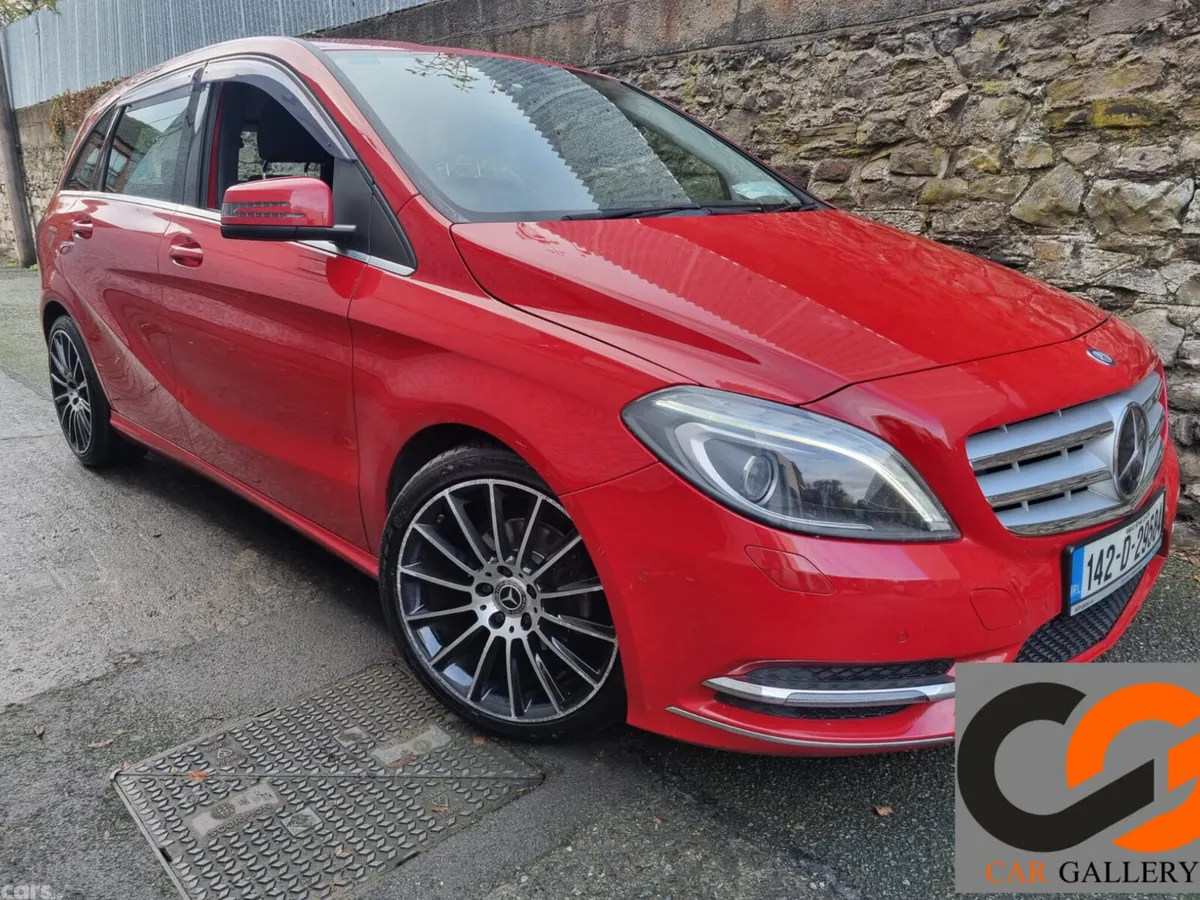 Mercedes-Benz B-Class MPV, Petrol, 2014, Red