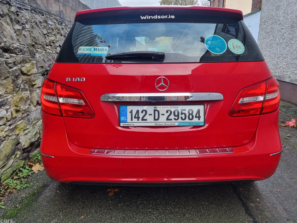 Mercedes-Benz B-Class MPV, Petrol, 2014, Red