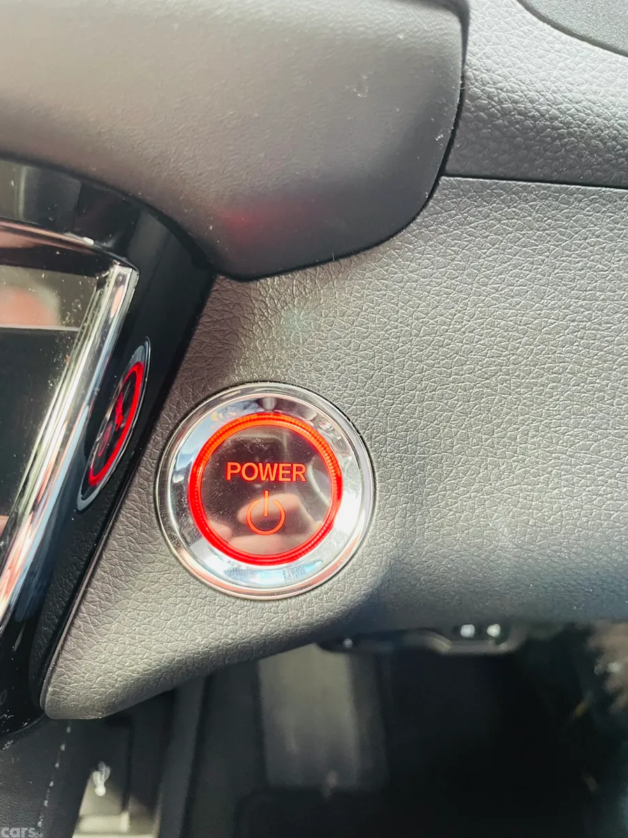 Honda Vezel Estate, Petrol Hybrid, 2018, White