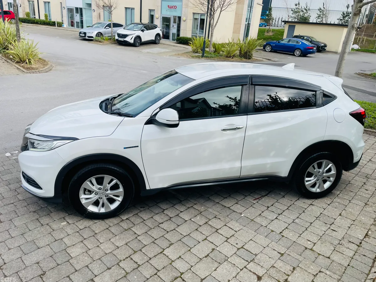 Honda Vezel Estate, Petrol Hybrid, 2018, White