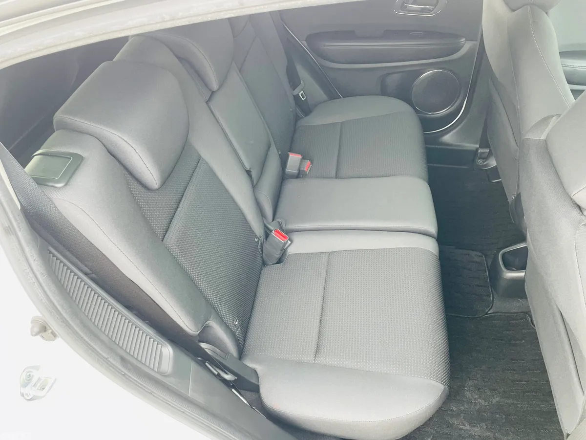 Honda Vezel Estate, Petrol Hybrid, 2018, White