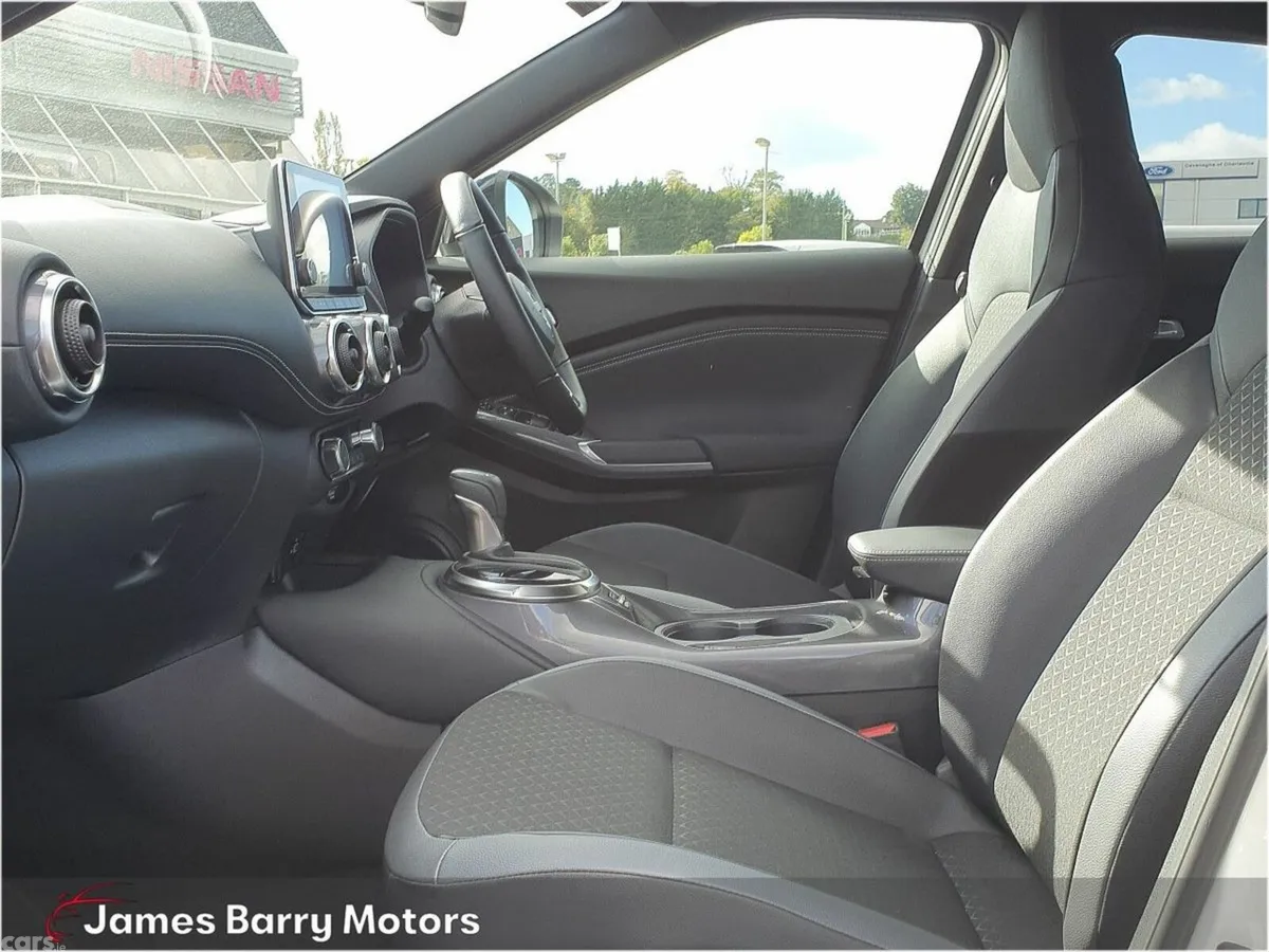 Nissan Juke SUV, Petrol Hybrid, 2024, White