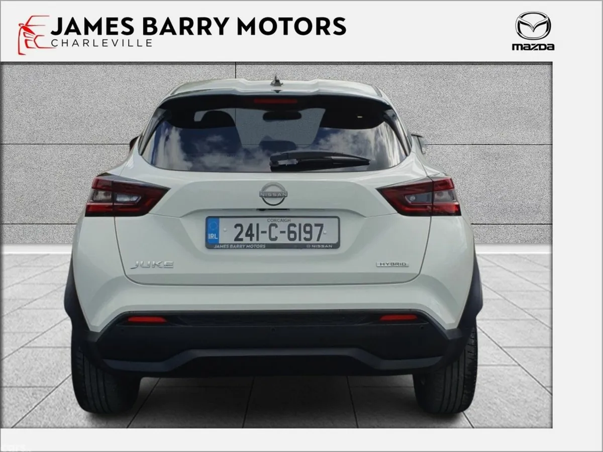 Nissan Juke SUV, Petrol Hybrid, 2024, White