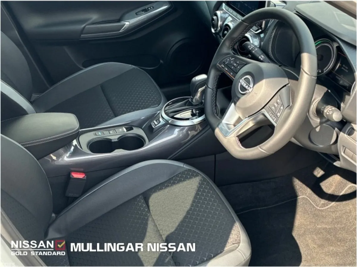 Nissan Juke SUV, Petrol Hybrid, 2025, White
