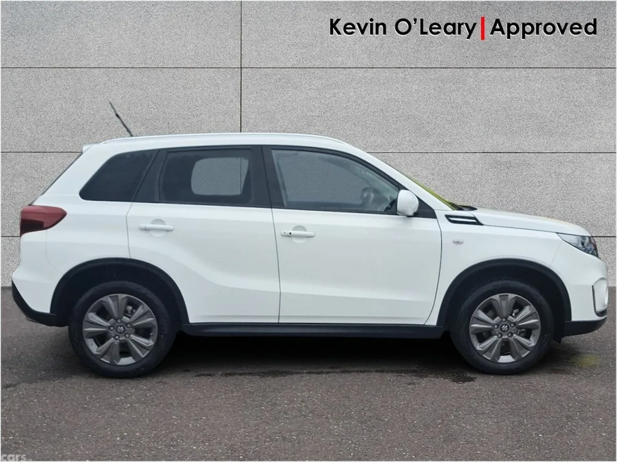 Suzuki Vitara SUV, Petrol Hybrid, 2025, White
