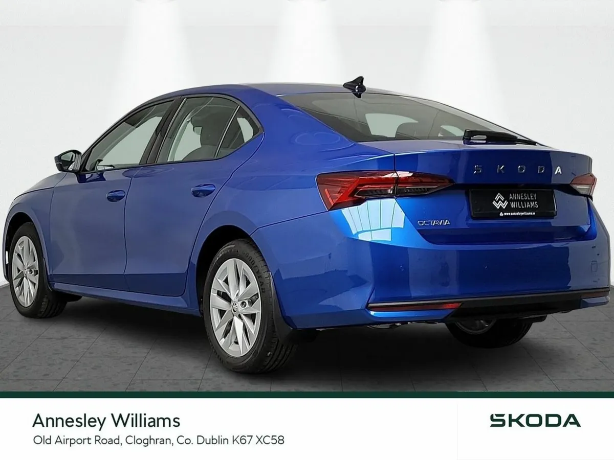 Skoda Octavia Saloon, Petrol, 2026, Blue