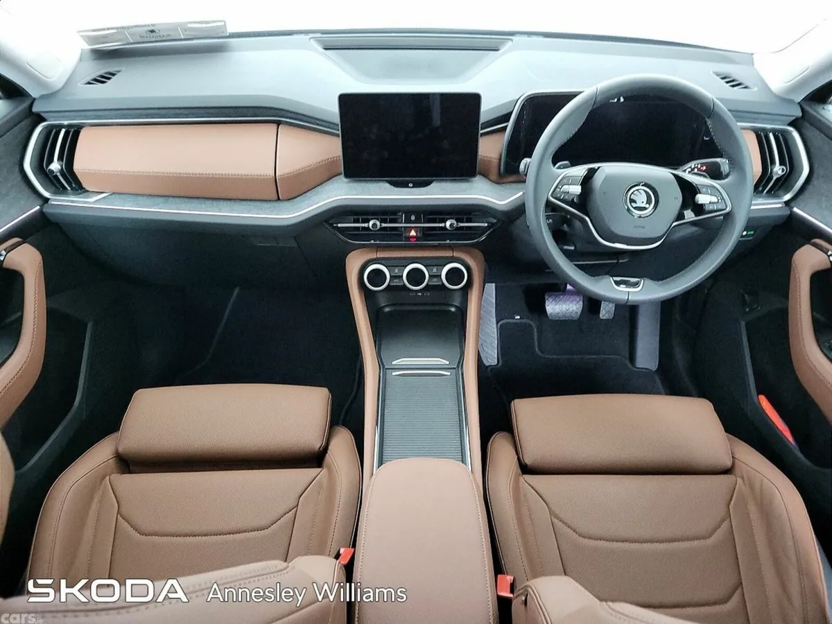 Skoda Kodiaq SUV, Petrol Plug-in Hybrid, 2026, Gold