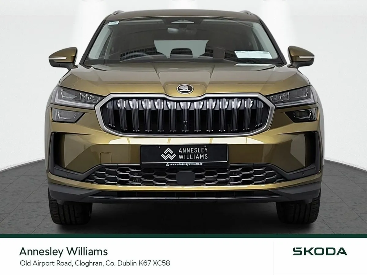 Skoda Kodiaq SUV, Petrol Plug-in Hybrid, 2026, Gold