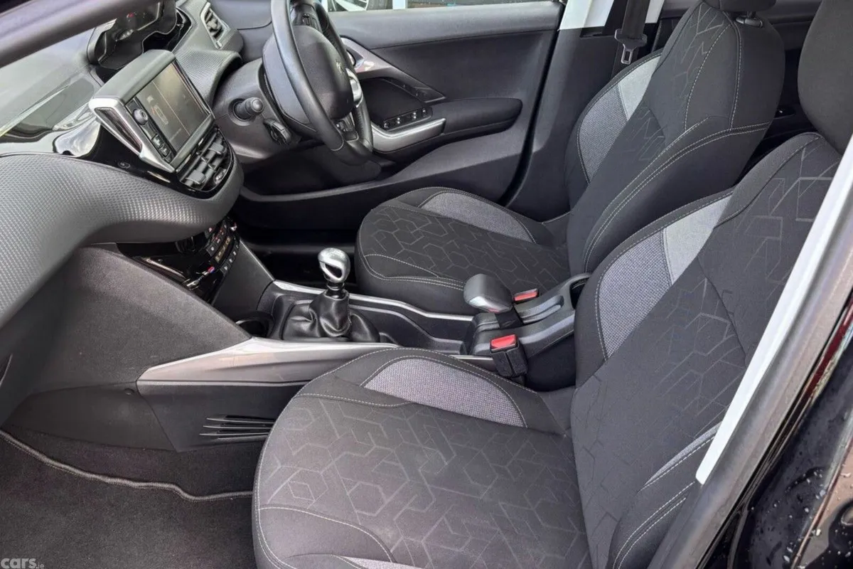 Peugeot 2008 SUV, Diesel, 2020, Black
