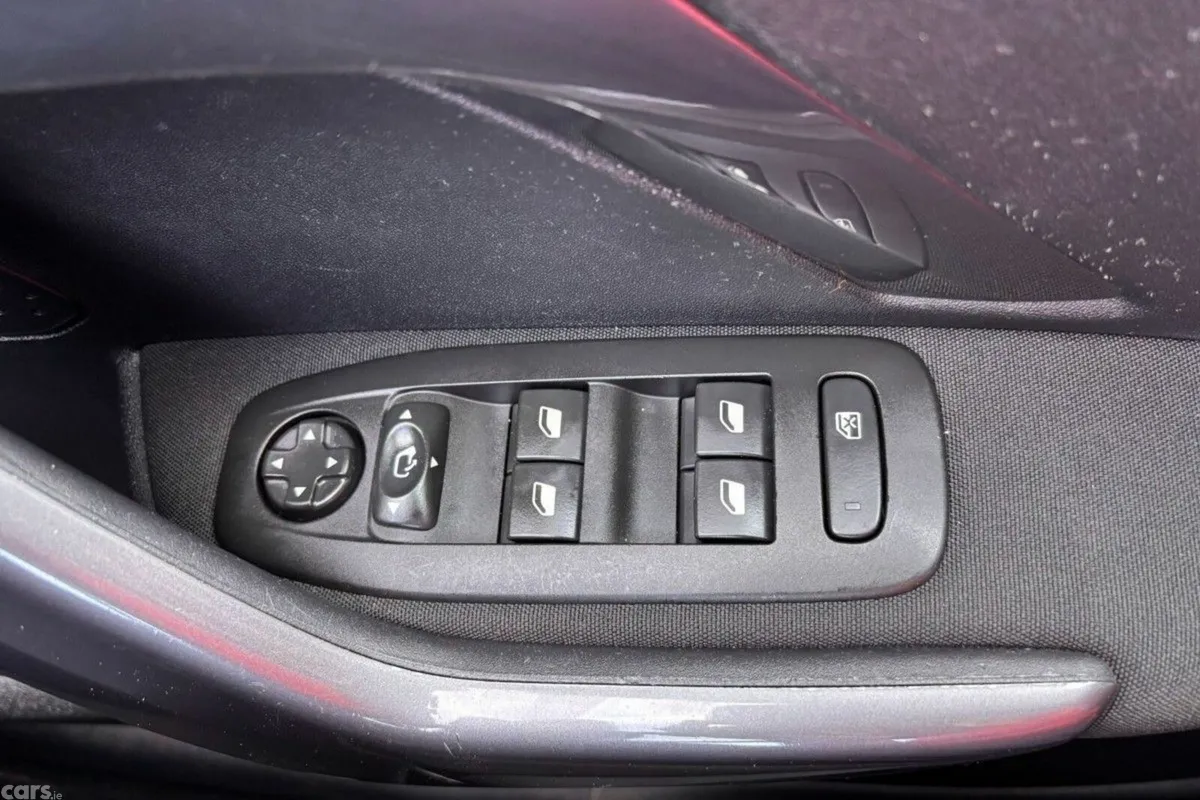 Peugeot 2008 SUV, Diesel, 2020, Black